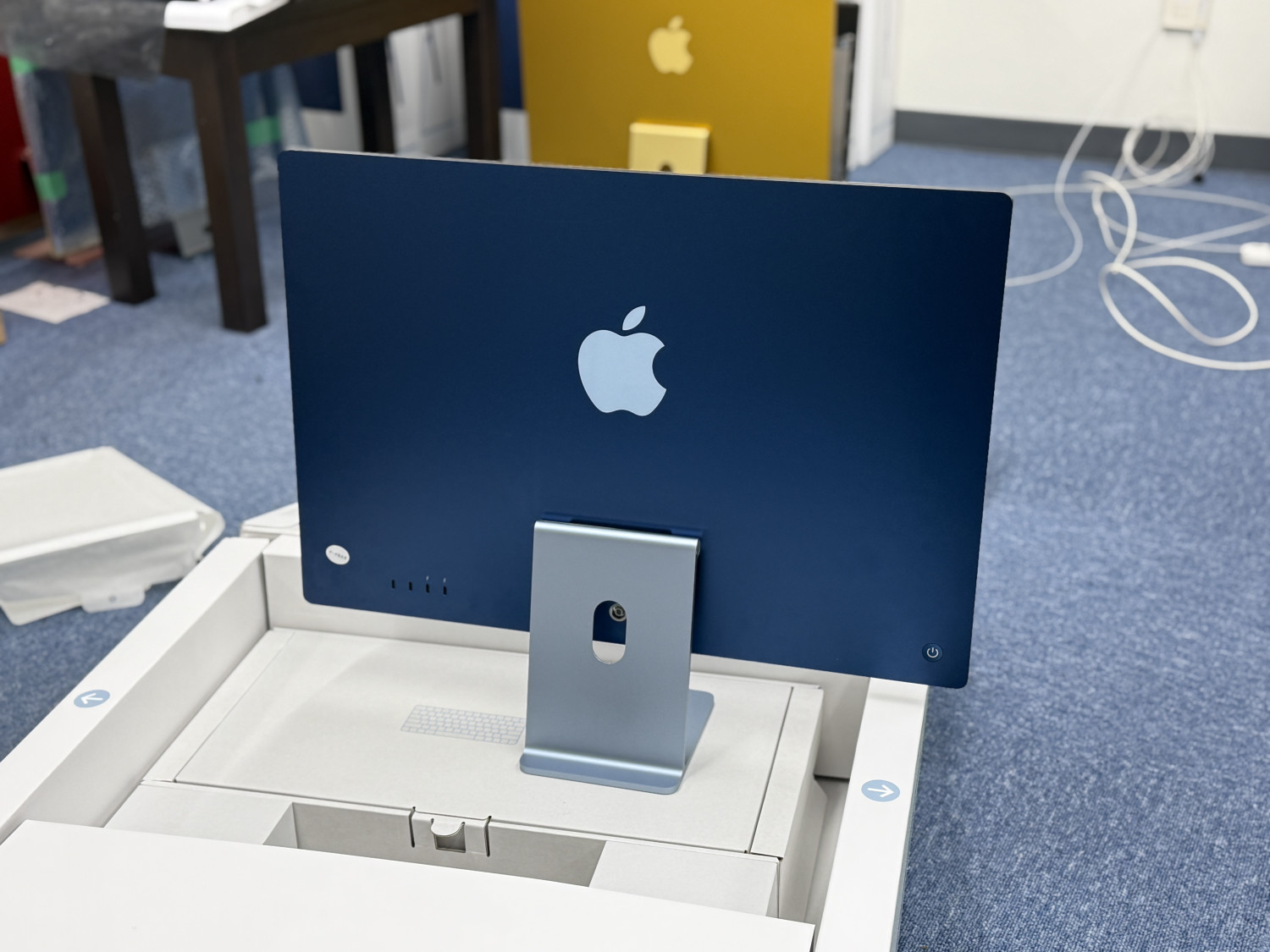 iMac m3 8/256GB full box